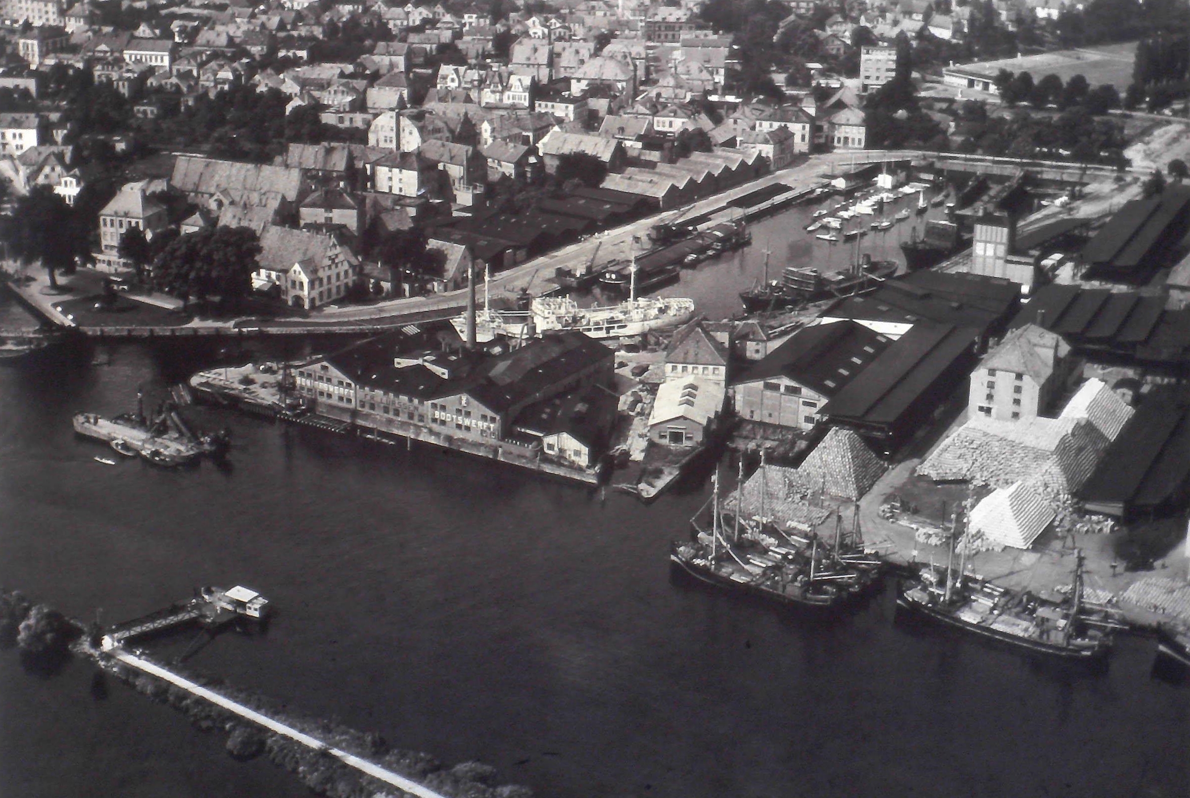 Luftbild vom Vegesacker Hafen